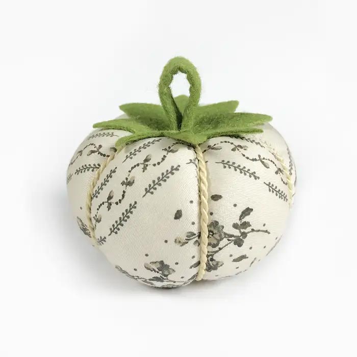 Porte-épingles tomate à fleurs